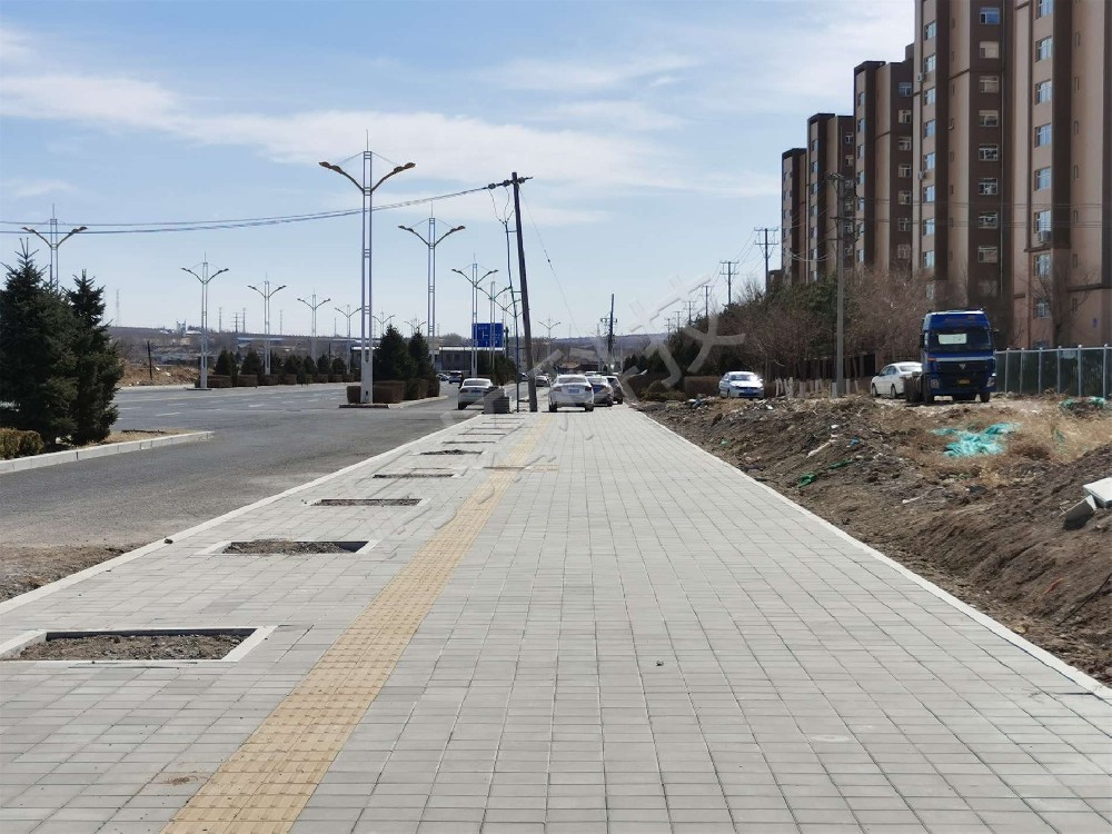 紅山區(qū)寶山路南段